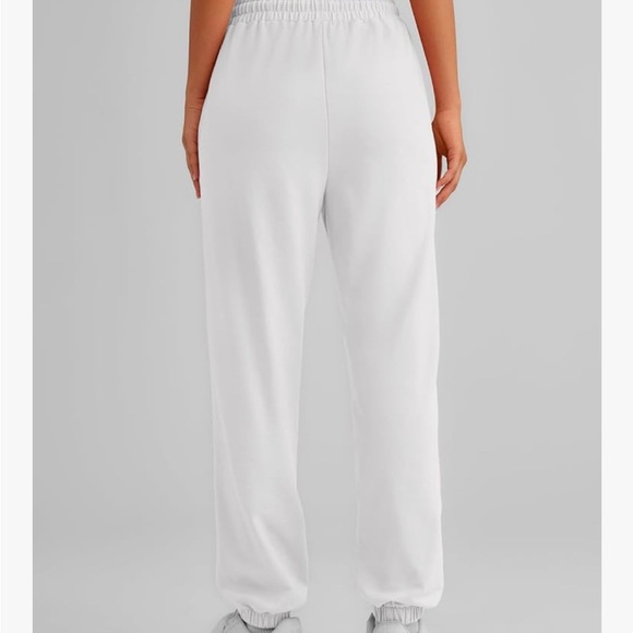 Like New Women's Cinch Bottom Athletic Joggers with Pockets - Picture 3 of 6